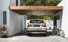 БМВ x3, BMW, гараж, вид сзади, велосипед, дом